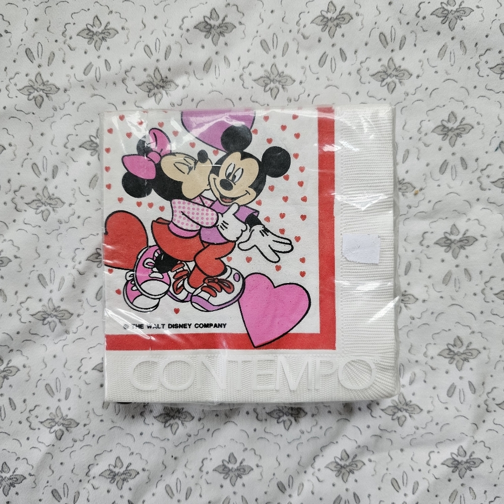 Contempo Vintage Mickey & Minnie Mouse Napkins ❤️